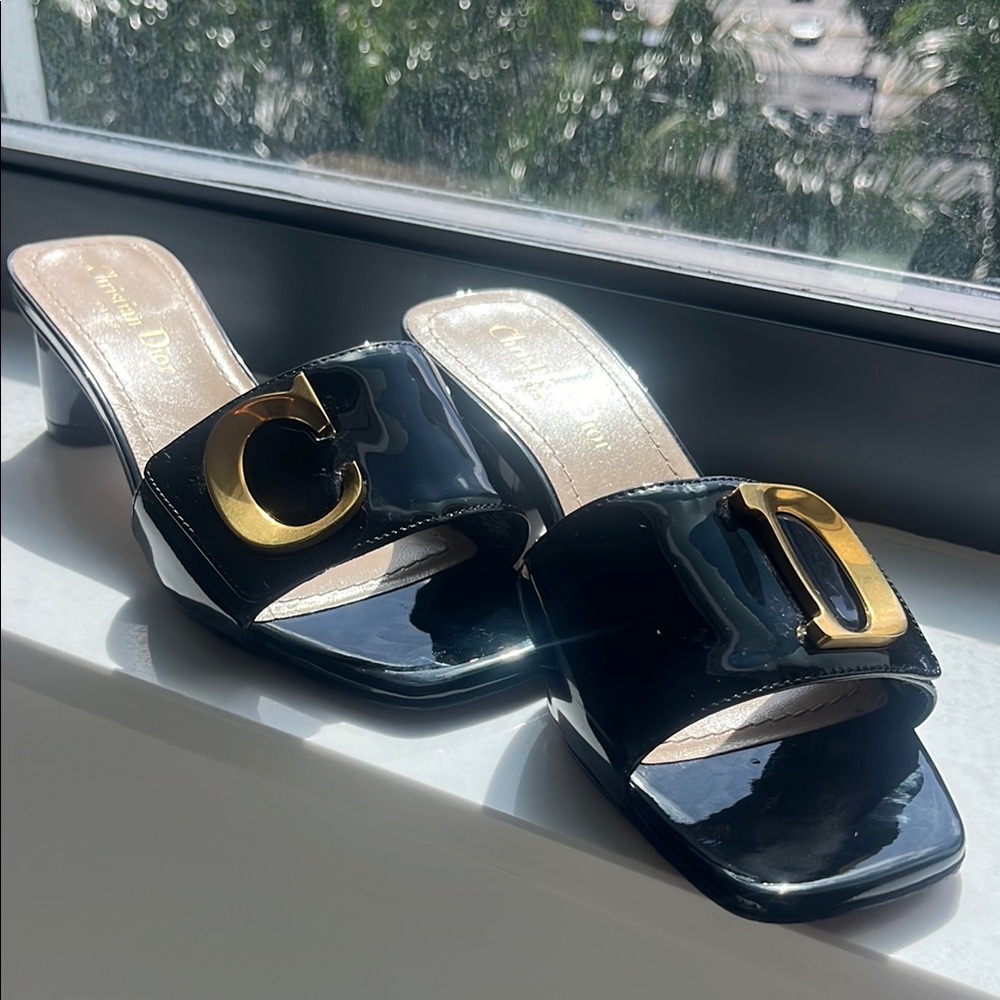Dior Black and Gold Heels with Sleek Design